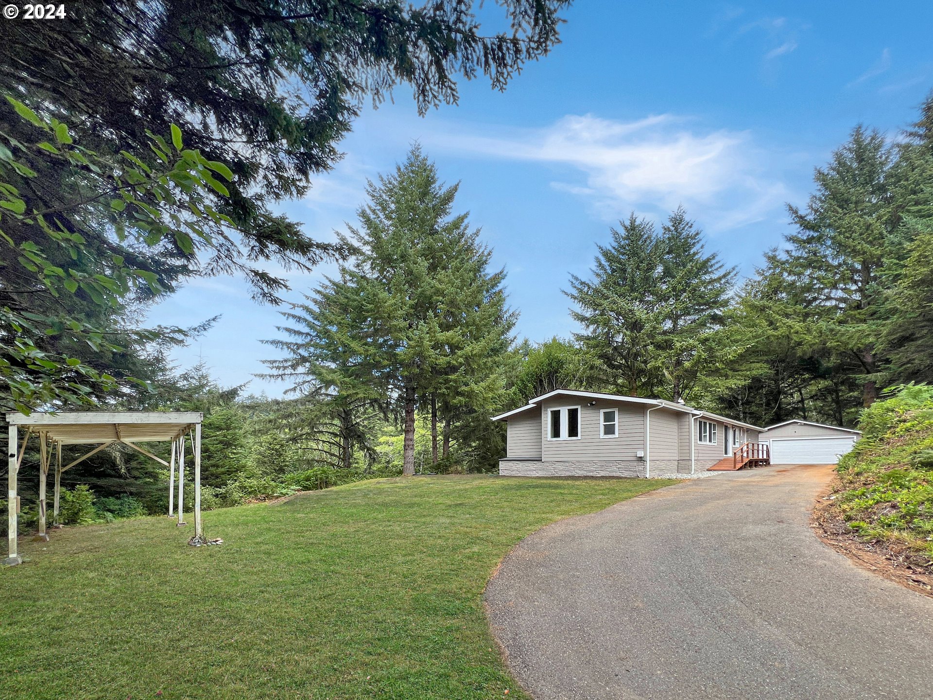 Cape Dr, Brookings, OR 97415