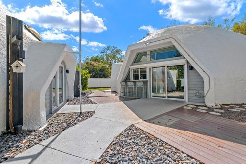 3900 41st St S, St Petersburg, FL, 33711-4243 | Card Image