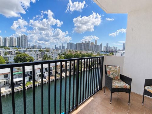 704-3703 Ne 166th St, North Miami Beach, FL, 33160-3883 | Card Image