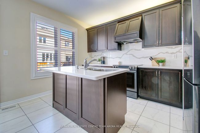 18 Fulmer Rd, House other with 6 bedrooms, 5 bathrooms and 5 parking in Brampton ON | Image 11