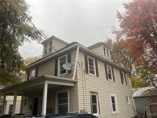 102 Mechanic St, Canastota, NY, 13032-1323 | Card Image