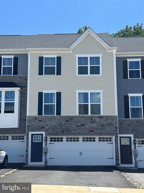 141 Arden Way, DOWNINGTOWN, PA, 19335-4037 | Card Image