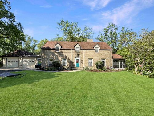 897 Tomahawk Dr, Oregon, IL, 61061-9357 | Card Image