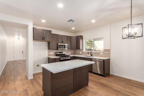 3368 N Pebble Rapids Pl, Tucson, AZ, 85712-6681 | Card Image