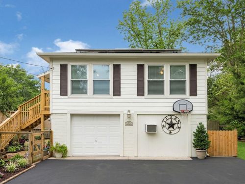 1008 E Houston St, Highlands, TX, 77562-2904 | Card Image