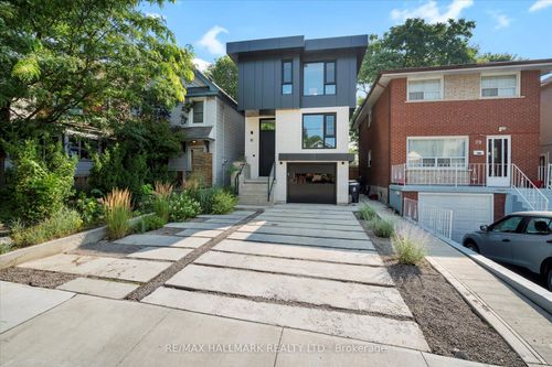 31 Redwood Ave, Toronto, ON, M4L2S5 | Card Image