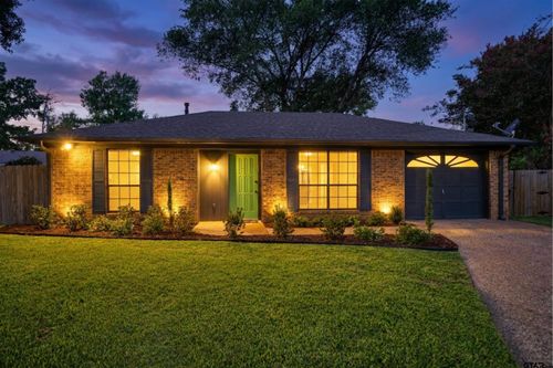 2308 Sparrow Cir, Tyler, TX, 75701-3566 | Card Image