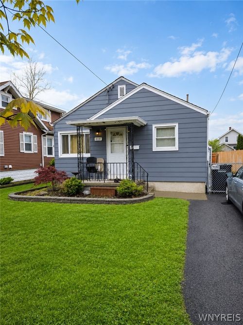 814 92nd St, Niagara Falls, NY, 14304-3564 | Card Image