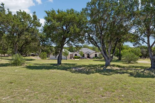 401 Twin Springs Rd, Georgetown, TX, 78633-4332 | Card Image
