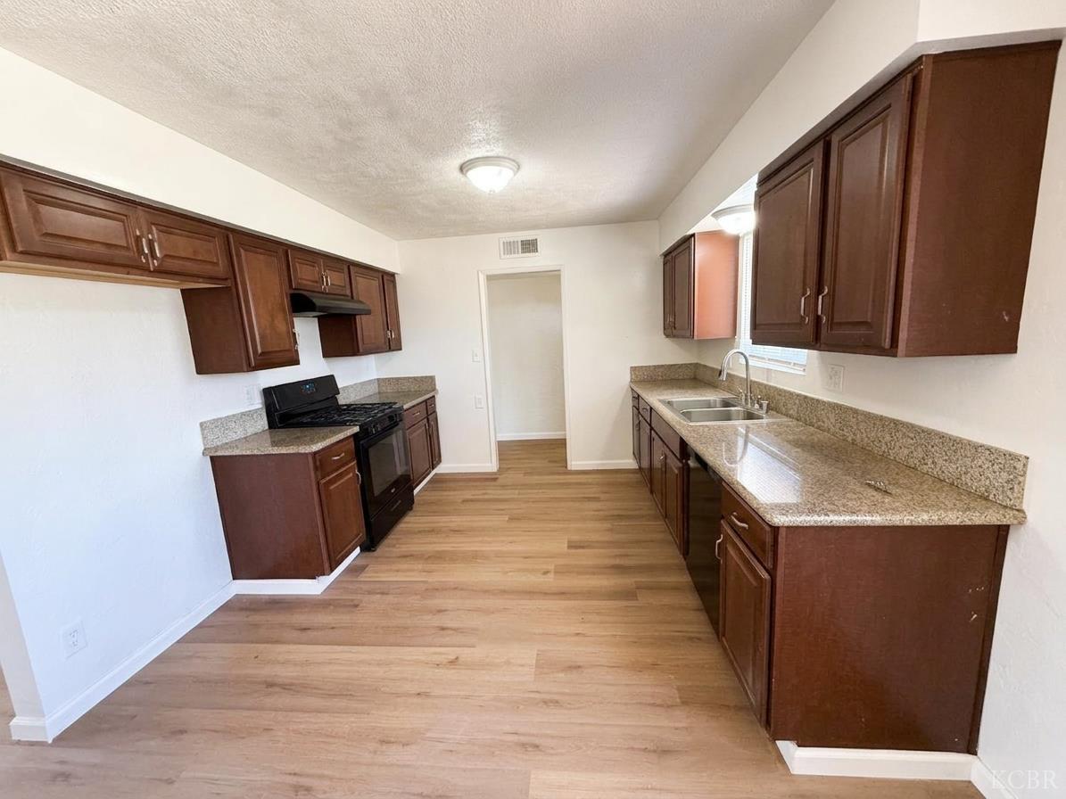 Residential in Tulare 5
