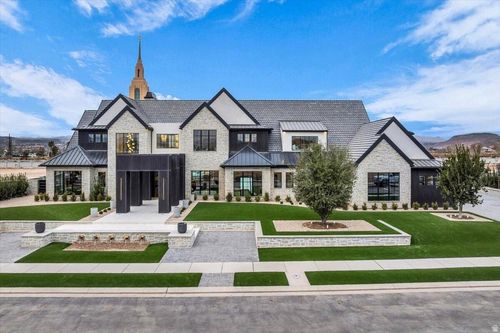 3155 E Hinckley Ln, St George, UT, 84790-2915 | Card Image