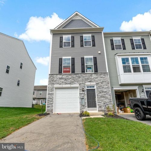 428 Husky Trl, MARTINSBURG, WV, 25403-2504 | Card Image