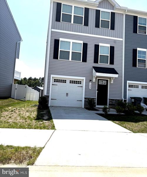 7224 Senate Way, Ruther Glen, VA, 22546-5247 | Card Image