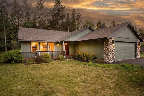 16916 Pony Express Way, Bend, OR, 97707-2240 | Card Image