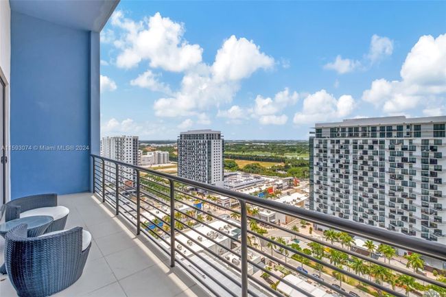 2010 - 5350 Nw 84th Ave, Condo with 2 bedrooms, 2 bathrooms and null parking in Doral FL | Image 18