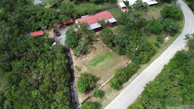 1085 Zane Grey Ln, House other with 4 bedrooms, 3 bathrooms and null parking in Spring Branch TX | Image 28