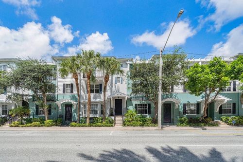375 E Mallory Cir, Delray Beach, FL, 33483-5282 | Card Image