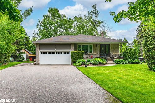 5853 Yonge St, Churchill, ON, L0L1K0 | Card Image