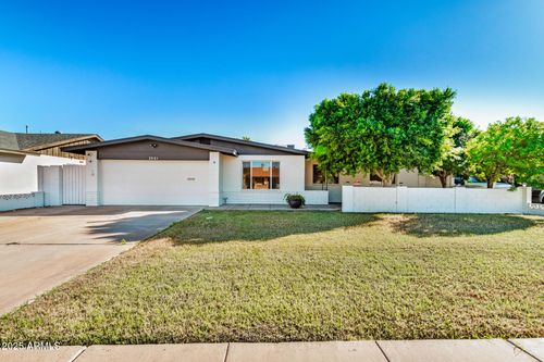 2501 E Pebble Beach Dr, Tempe, AZ, 85282-6038 | Card Image