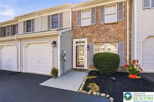 124 Brookfield Dr, MACUNGIE, PA, 18062-1131 | Card Image