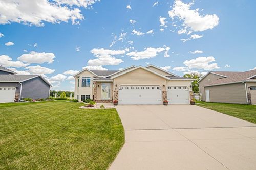 813 W Summerwood Trl, Dilworth, MN, 56529-1525 | Card Image