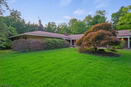 29 Wayside Pl, Montclair, NJ, 07042-1614 | Card Image