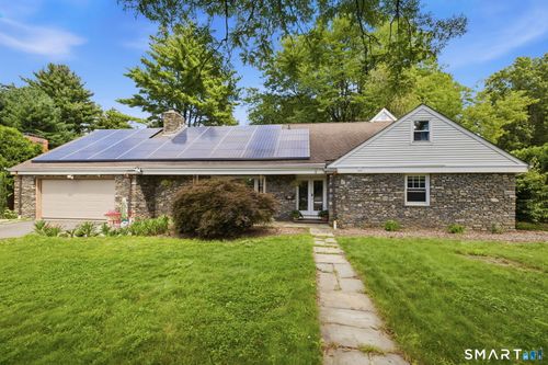 8 Fairwood Farms Dr, West Hartford, CT, 06107-3501 | Card Image