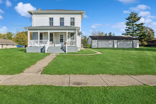 130 Seymour St, Sharon, WI, 53585-7104 | Card Image