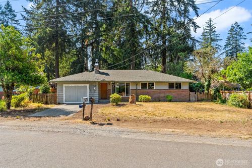 8212 South Way Sw, Lakewood, WA, 98498-5820 | Card Image