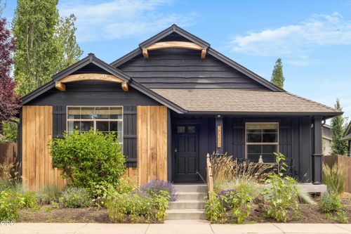 20358 Chase Rd, Bend, OR, 97702-2765 | Card Image