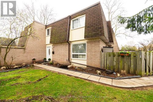 1-685 Francis Road, Burlington (LaSalle), ON, L7T3X6 | Card Image