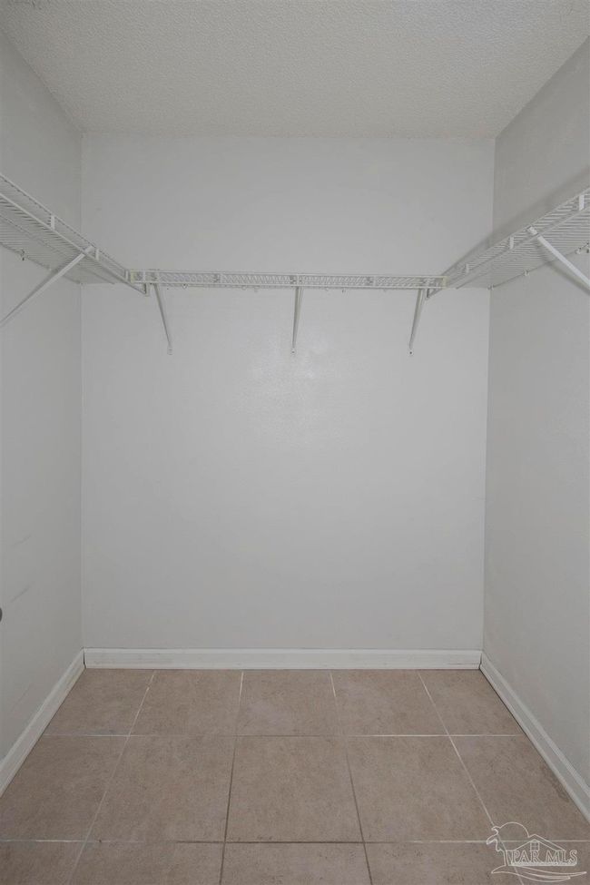 10091 Hillview Dr, House other with 3 bedrooms, 2 bathrooms and 2 parking in Pensacola FL | Image 9