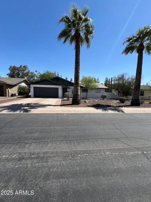 233 E Huntington Dr, Tempe, AZ, 85282-3643 | Card Image
