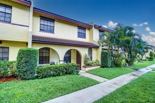 2803-2768 Nw 47th Ln, Lauderdale Lakes, FL, 33313-2622 | Card Image