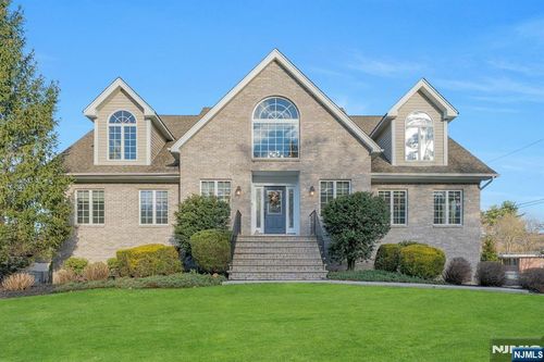 1 Laurel Ct, Oakland, NJ, 07436-2610 | Card Image