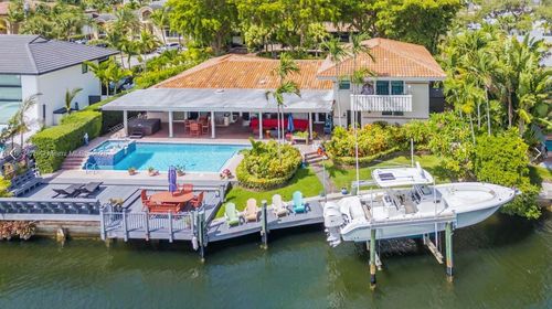 2015 Ne 120th Rd, North Miami, FL, 33181-3313 | Card Image