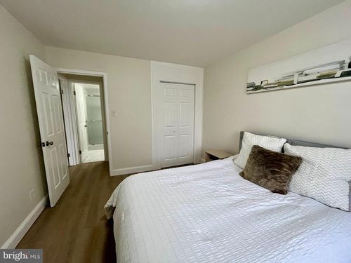 807-2401 H St Nw, WASHINGTON, DC, 20037-2541 | Card Image