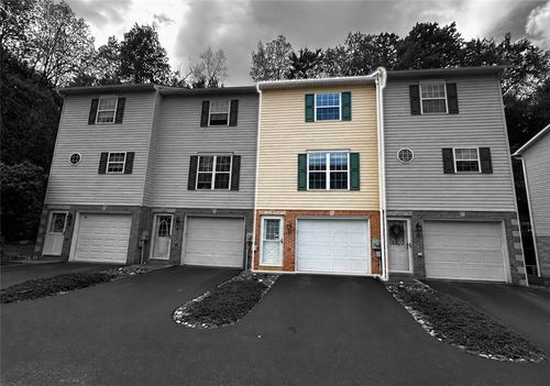 826 Mount Pleasant Rd, Greensburg, PA, 15601-5759 | Card Image