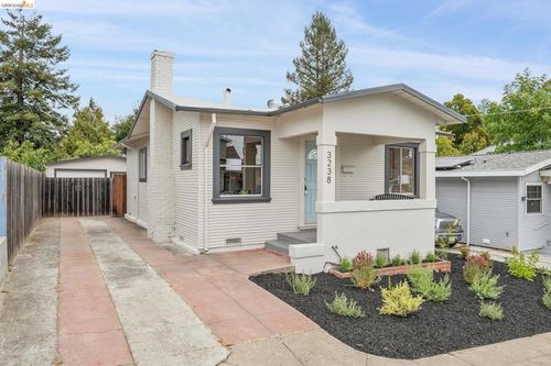 3238 Lynde St, Oakland, CA, 94601-2732 | Card Image