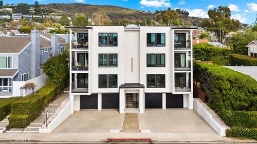 422 Cypress Dr, Laguna Beach, CA, 92651-1637 | Card Image