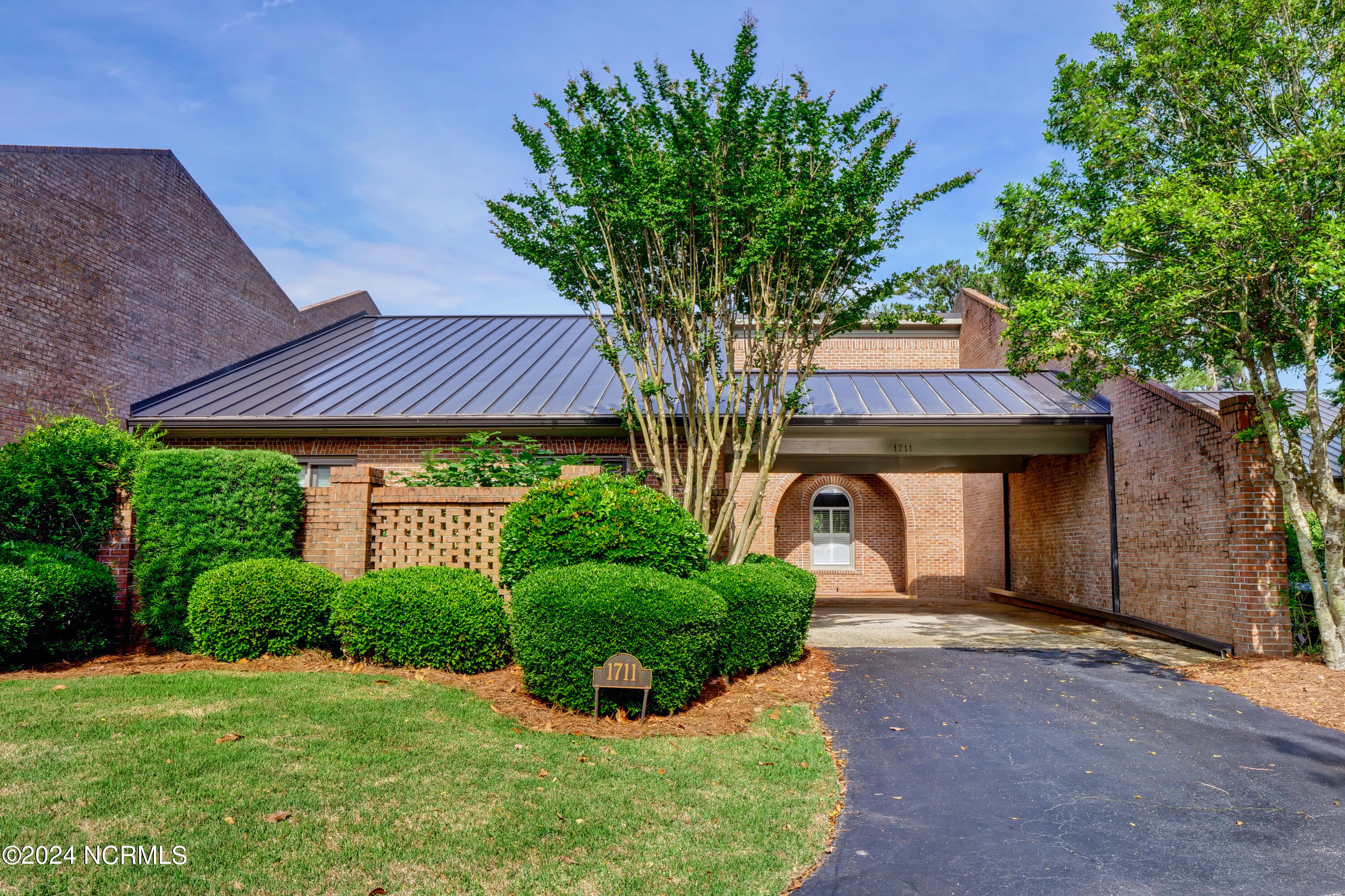 Signature Pl, Wilmington, NC 28405