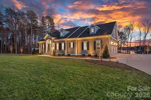 111 Kent Ct, Mooresville, NC, 28117-6643 | Card Image