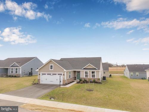 27 Wyoming Way, HEDGESVILLE, WV, 25427-7773 | Card Image