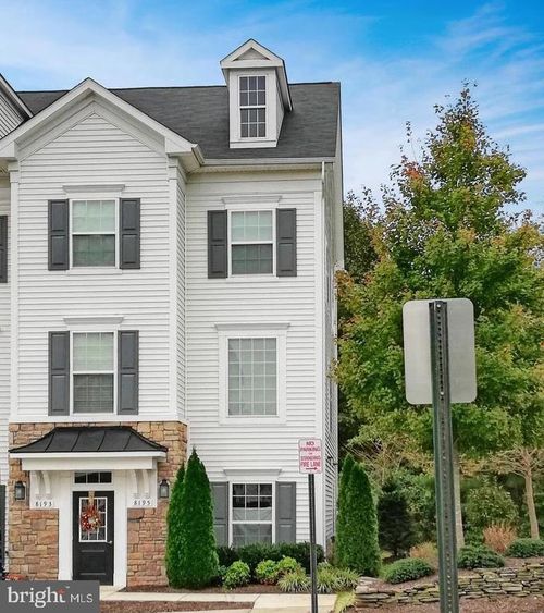 8195 Falls Grove Dr, MANASSAS, VA, 20111-1793 | Card Image