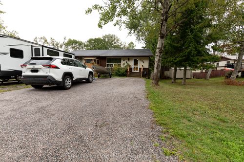 184 Fernwood Dr, Gravenhurst, ON, P1P1P4 | Card Image