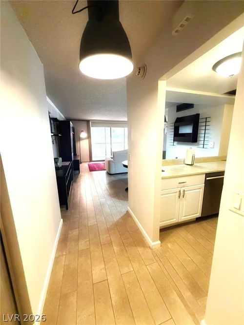 219-205 E Harmon Ave, Las Vegas, NV, 89169-6468 | Card Image