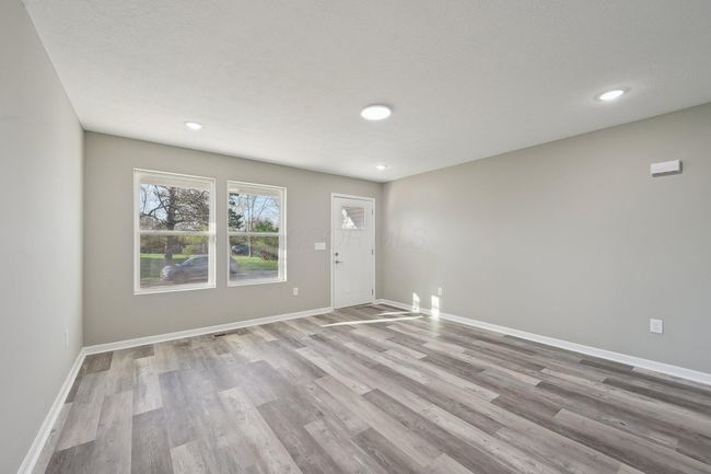 26 Miron St, House other with 3 bedrooms, 2 bathrooms and null parking in Bloomingburg OH | Image 10