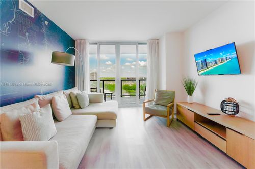 r1206-2602 E Hallandale Beach Blvd, Hallandale Beach, FL, 33009-4819 | Card Image