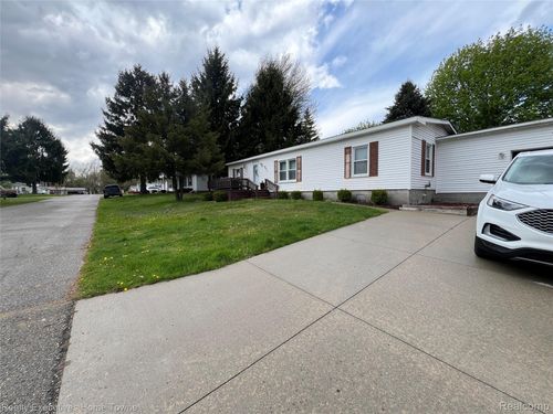 69-2211 Mark St, Croswell, MI, 48422-9785 | Card Image