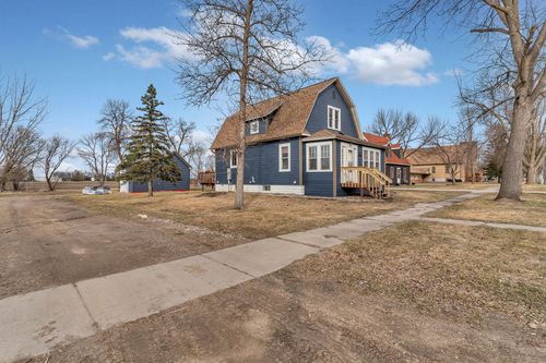 201 Dakota Ave Ne, Pennock, MN, 56279-3304 | Card Image